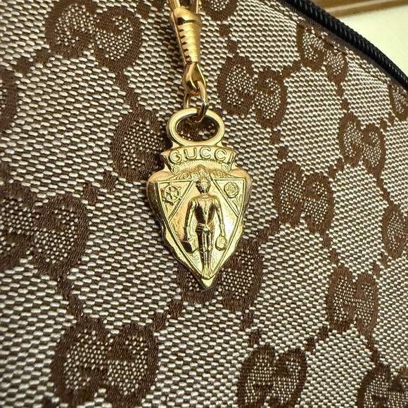 Authentic Gucci zipper pull vintage charm . Gold tone BEAUTIFUL! - Picture 4 of 9